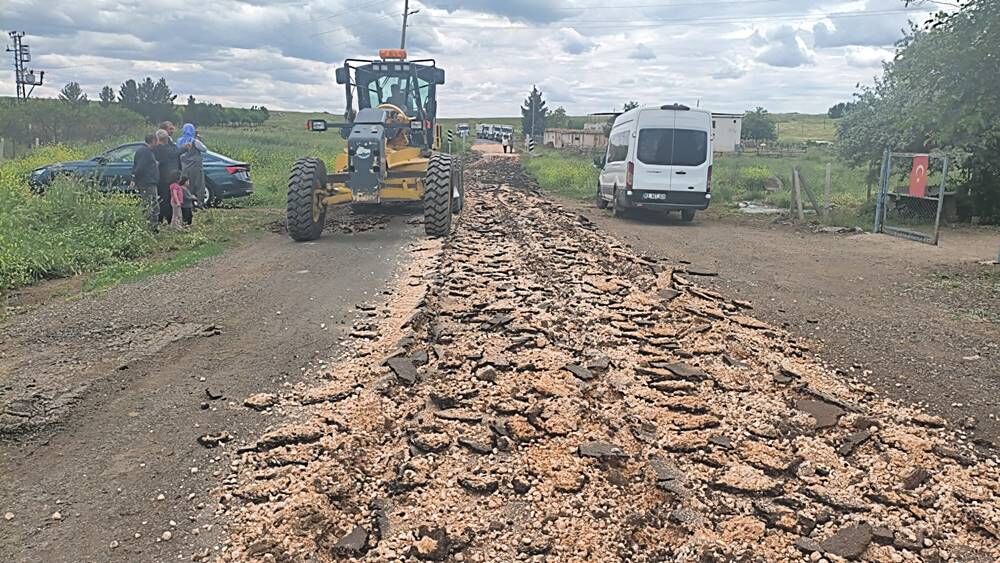 Şanliurfa’da Kirsal Yol Seferberli̇ği̇ Sürüyor (3)