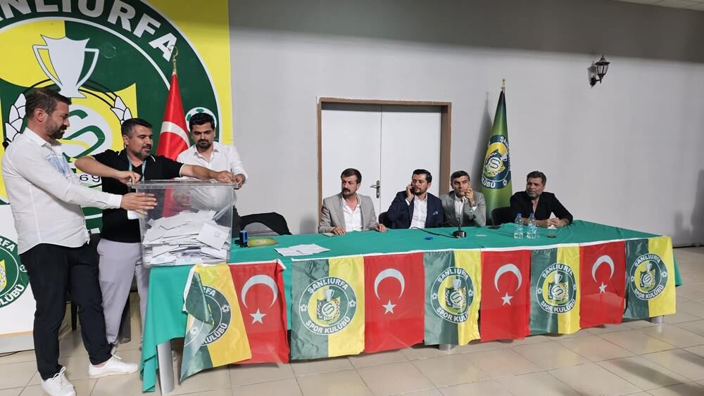Şanlıurfaspor’da sayım heyecanı: Seçim bitti sandıklar sayılıyor