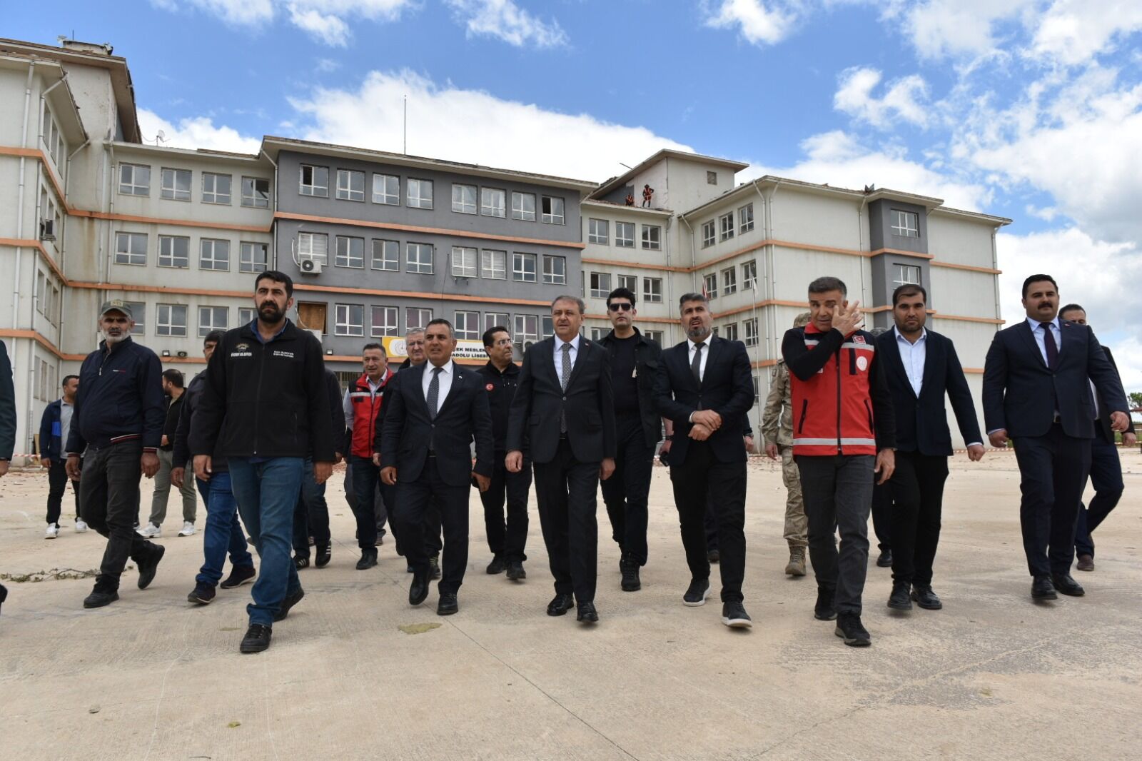 Vali Şıldak Fırtınadan Etkilenen Viranşehir’de İncelemelerde Bulundu