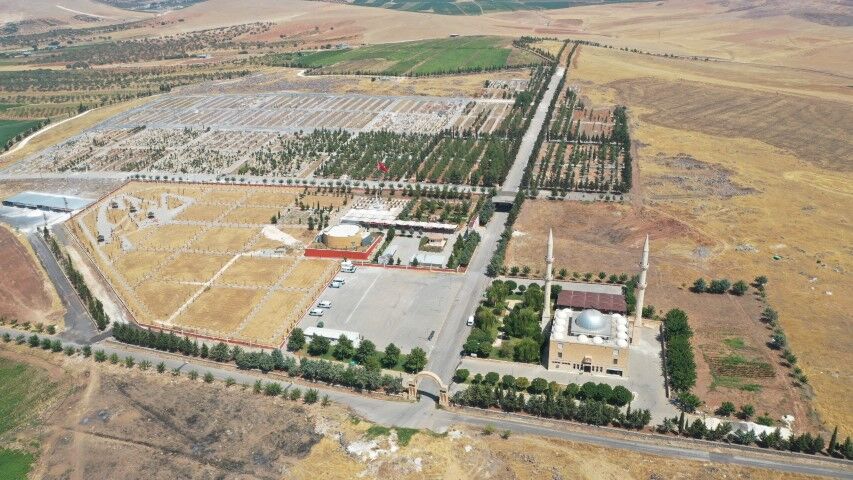 Şanlıurfa’da Yeni Asri Mezarlık Yolları Yenileniyor