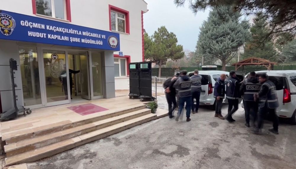 Şanlıurfa’da göçmen kaçakçılığına darbe: 10 gözaltı!