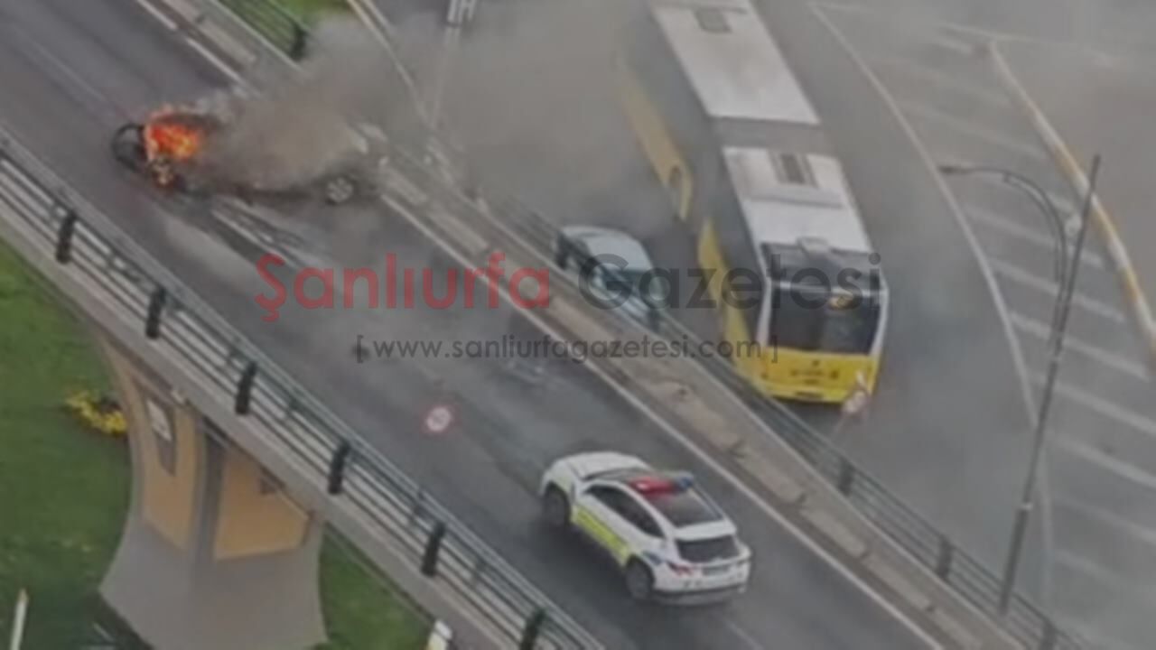 Şanlıurfa Abide Köprülü Kavşağı'nda Korkutan Kaza! Araç Alev Topuna Döndü