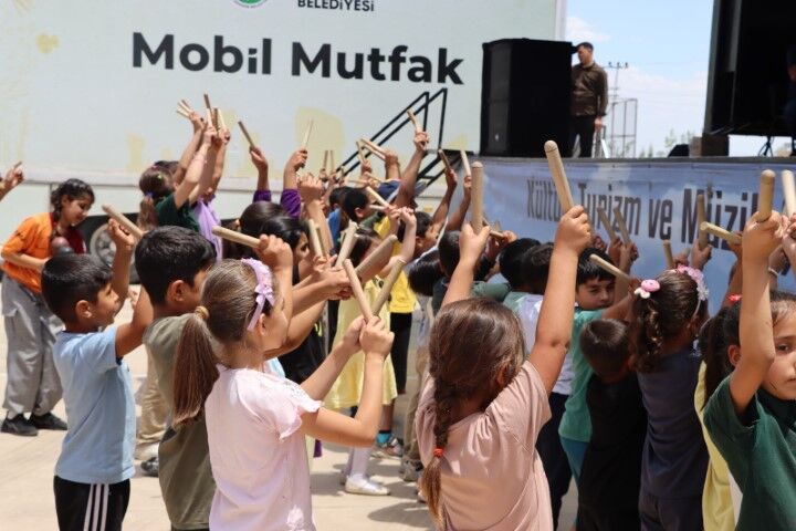 Büyükşehi̇r’den Çocuklara Sanat Ve Eğlence Dolu Şenli̇k (3) (Küçük)