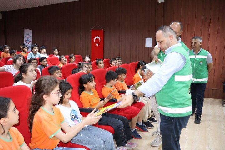 Haliliye Belediyesi’nden Öğrencilere Çevre Ve Geri Dönüşüm Eğitimi