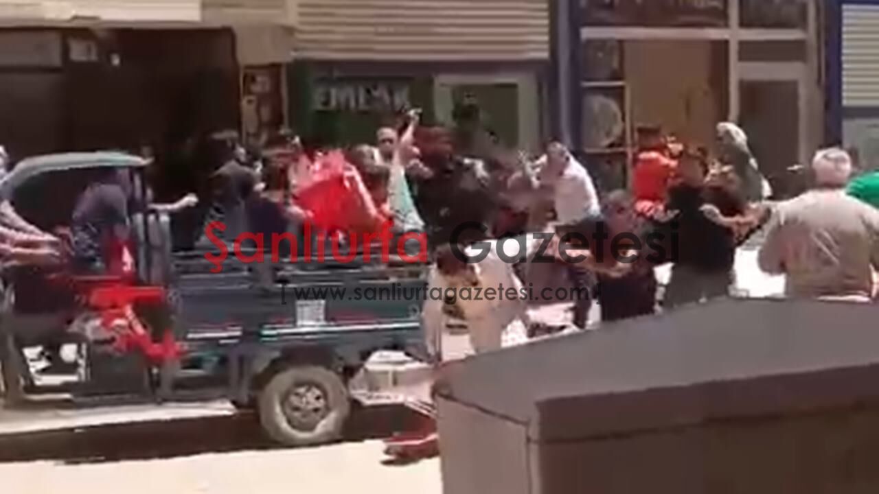 Şanlıurfa'da Akraba Ailelerin Kavgası Kamerada