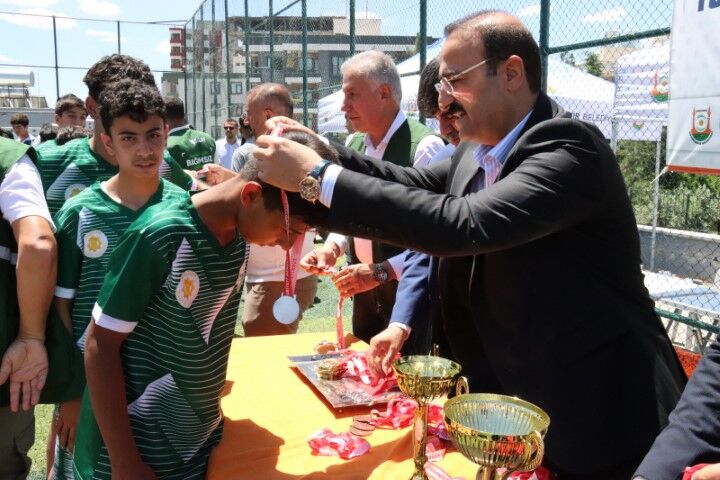 Şanlıurfa Büyükşehir'den Anlamlı Turnuva; 29 Okul Yarıştı (2)