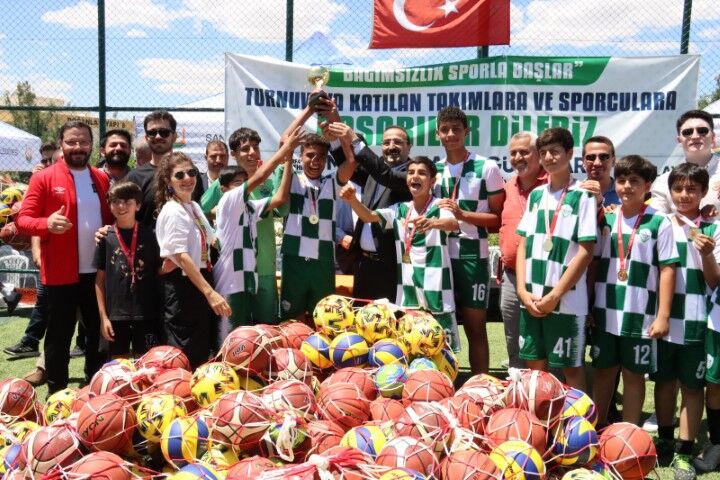 Şanlıurfa Büyükşehir'den Anlamlı Turnuva; 29 Okul Yarıştı (3)