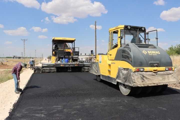 Şanlıurfa’da Dev Ulaşım Hamlesi: Harran-Akçakale Yolunda Sıcak Asfalt Dönemi Başladı