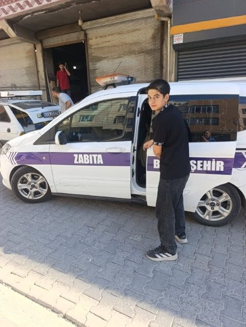 Şanlıurfa’da Kimliğini Unutan Öğrenciye Zabıtadan Hızlı Destek (1)
