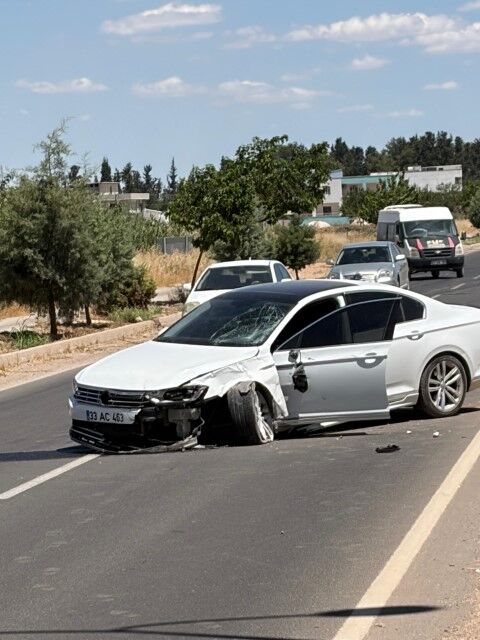 Şanlıurfa'da Motosiklet ile Otomobil Çarpıştı: 3 Yaralı