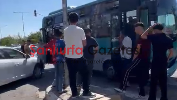 Şanlıurfa’da Otomobil ile Halk Otobüsü Çarpıştı!