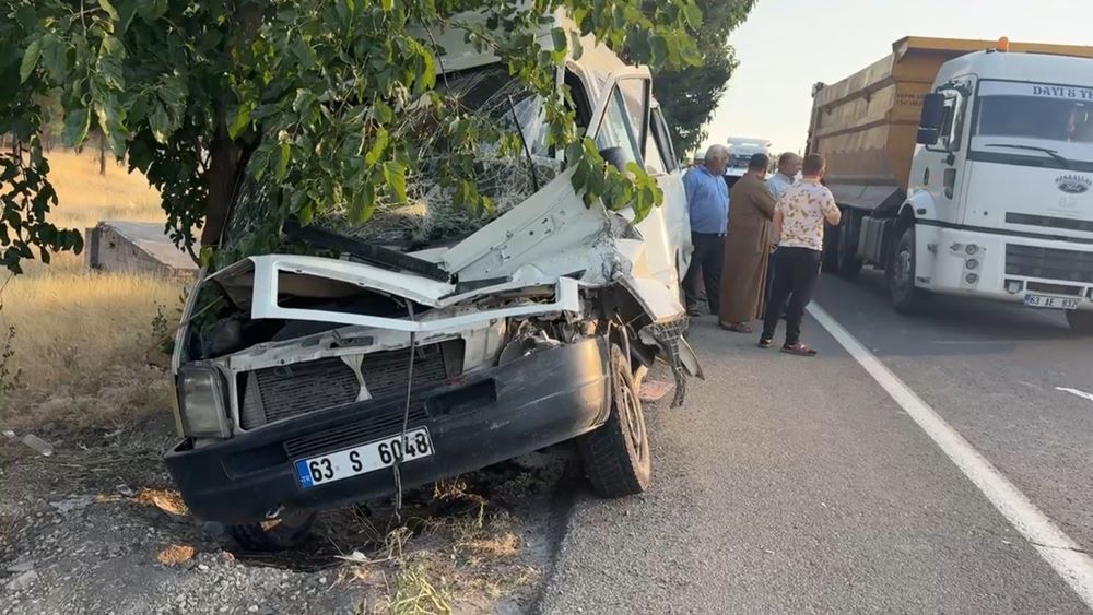 Şanlıurfa-Suruç kara yolunda zincirleme trafik kazası: 4 yaralı