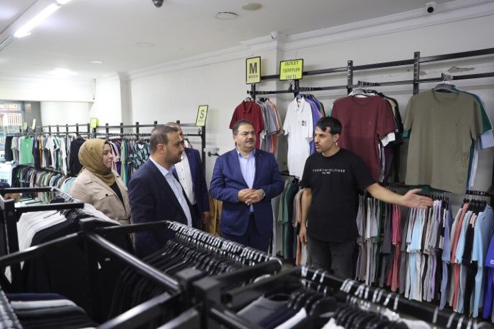 Başkan Canpolat’tan Teşki̇lat Buluşmasi Ve Esnaf Zi̇yareti̇ (5) (Küçük)