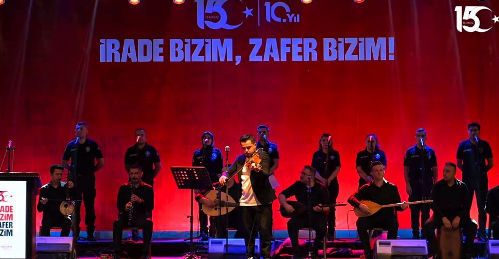Şanlıurfa’nın “Şanlı yürekler " korosundan 15 Temmuz’a imza attı