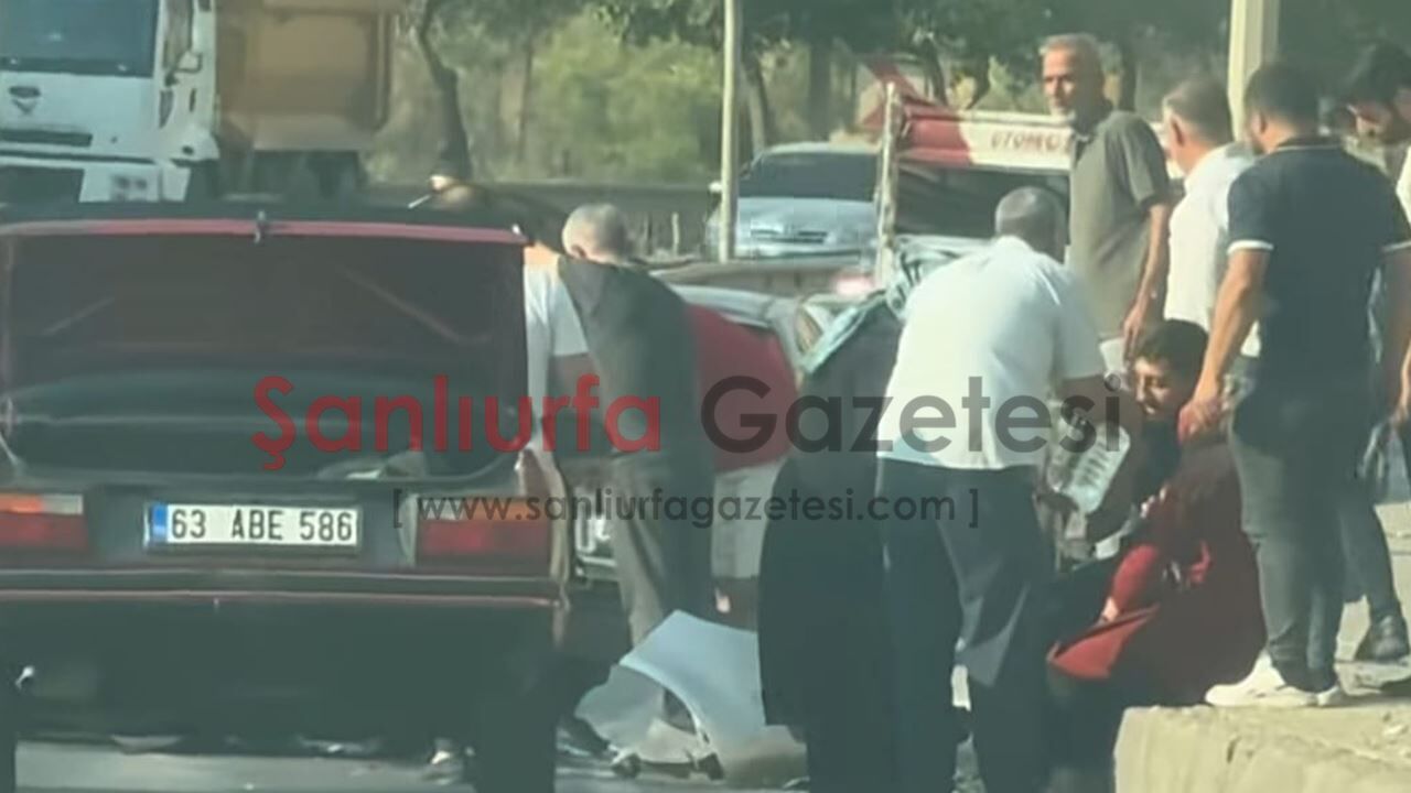 Şanlıurfa'da Zincirleme Trafik Kazası: 3 Araç Çarpıştı, 2 Kişi Yaralandı