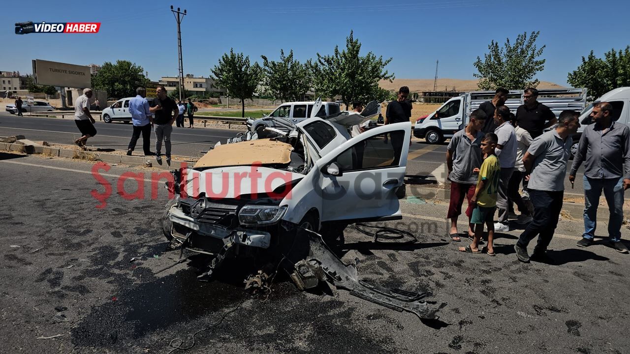 Şanlıurfa’da otomobil TIR’ın altına girdi sürücü ağır yaralandı