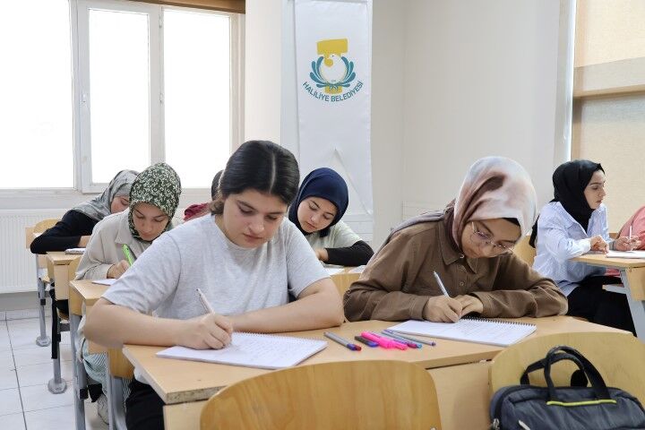 Şanlıurfa Haliliye Belediyesi'nden Öğrencilere Ücretsiz Sınav Hazırlığı