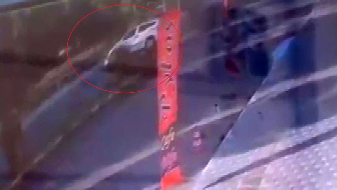 Şanlıurfa'da korku dolu anlar: Ağaca çarparak durabildi!
