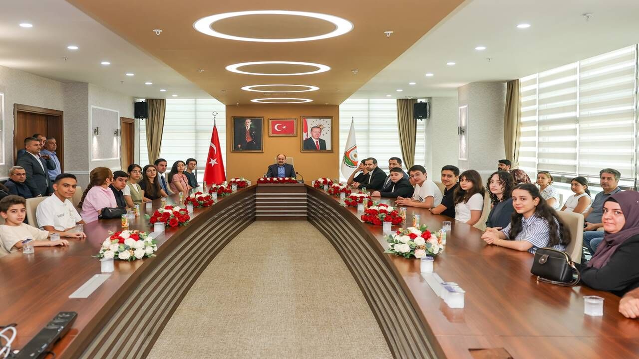 Şanlıurfa'nın LGS Yıldızları Büyükşehir Belediyesi'nde Buluştu!