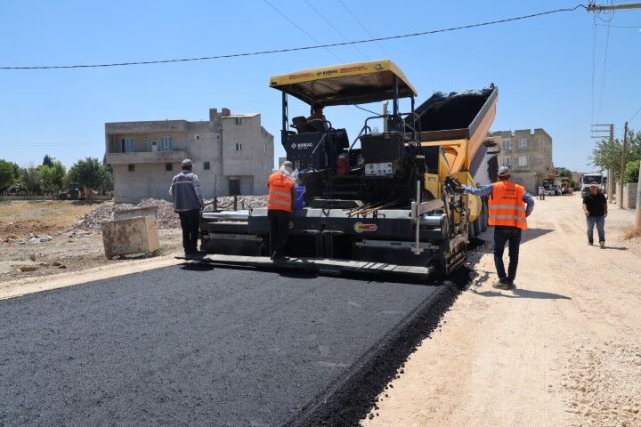 Şanlıurfa Büyükşehir Belediyesi Hilvan'da Asfalt Çalışmalarını Hızlandırdı (5)