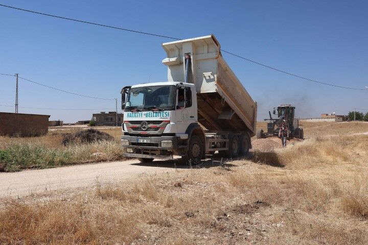 Şanlıurfa Haliliye'de kırsal mahallelerin yolları yenileniyor