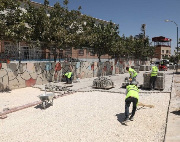Şanlıurfa Haliliye'de Parke Döşeme Çalışmaları Hız Kesmeden Devam Ediyor (1)