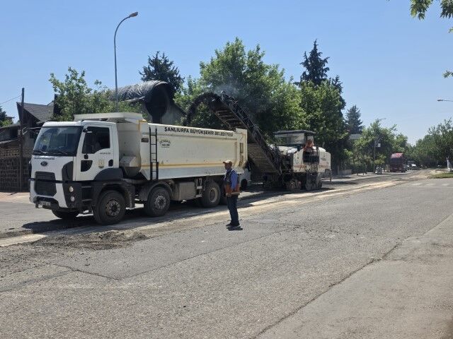 Şanlıurfa Siverek'te Yol Seferberliği! İki Cadde İçin Çalışmalar Başladı