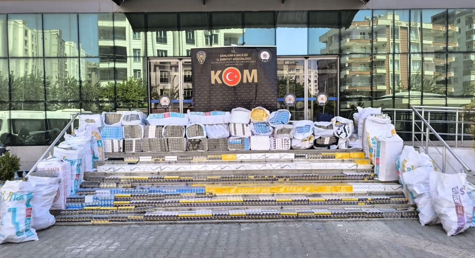 Şanlıurfa'da 7 Milyon 650 Bin Liralık Kaçak Sigara Operasyonu: 1 Tutuklama