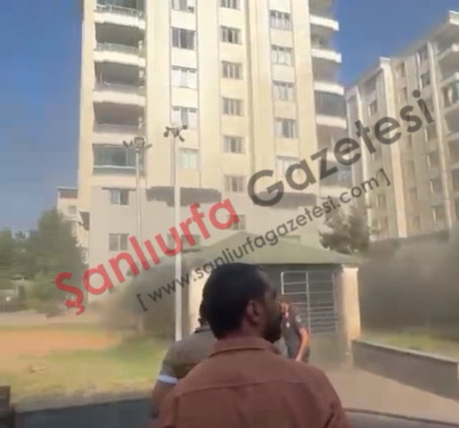 Şanlıurfa'da Site Otoparkında Motosiklet Yangını Paniği: Baba ve Oğlu Mahsur Kaldı