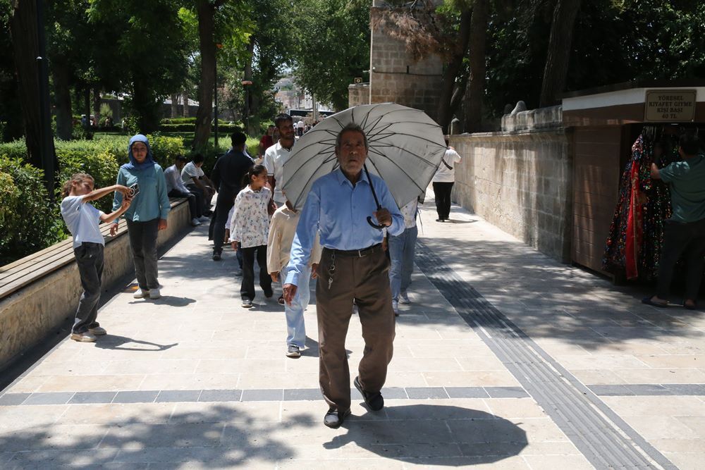 Şanlıurfa’da günlük yaşam olumsuz etkileniyor: "Fayda yok!"
