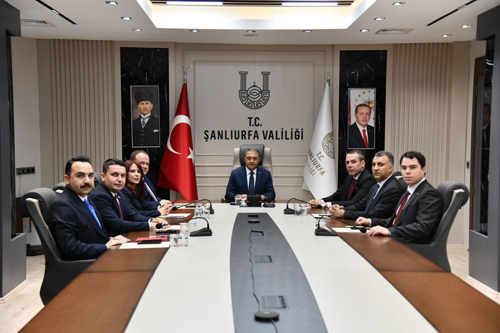 V A L İ