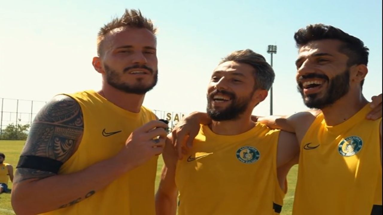 Şanlıurfaspor kampında ayak tenisi krizi: "Karşımızda rakip değil civciv yavruları vardı"