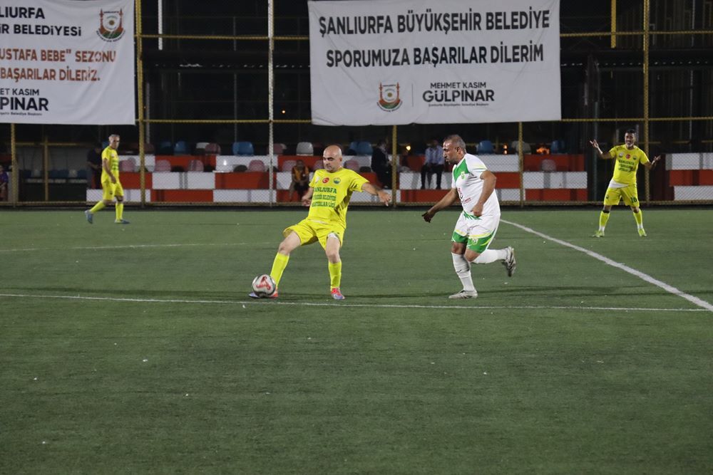35 Yaş Üstü Masterler Futbol Turnuvasi Yari Fi̇nal Karşilaşmalari Başladi (3)