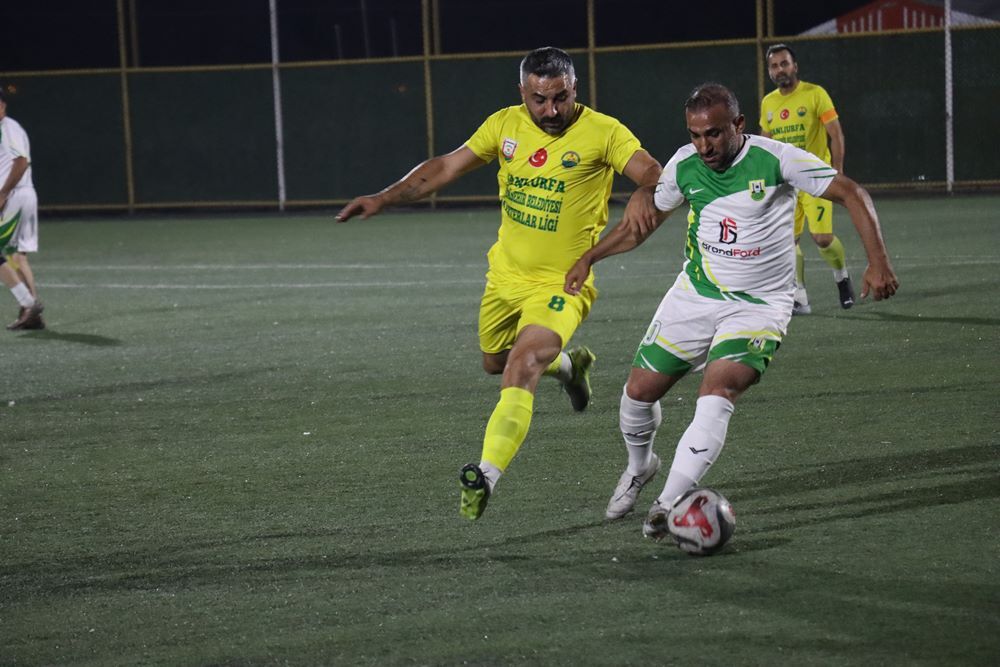 35 Yaş Üstü Masterler Futbol Turnuvasi Yari Fi̇nal Karşilaşmalari Başladi (4)