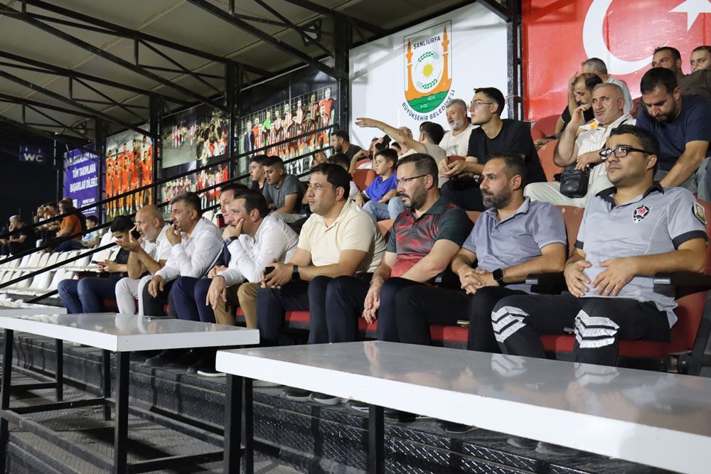 35 Yaş Üstü Masterler Futbol Turnuvasi Yari Fi̇nal Karşilaşmalari Başladi (6)