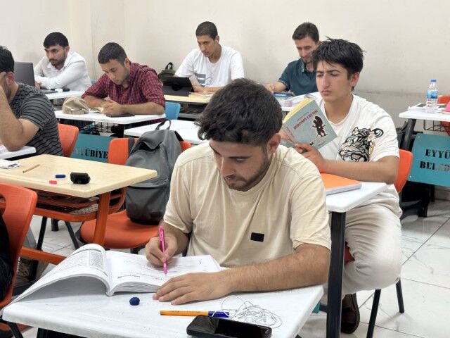 Eyyübiye Belediyesi'nden YKS Adaylarına Ücretsiz Tercih Desteği