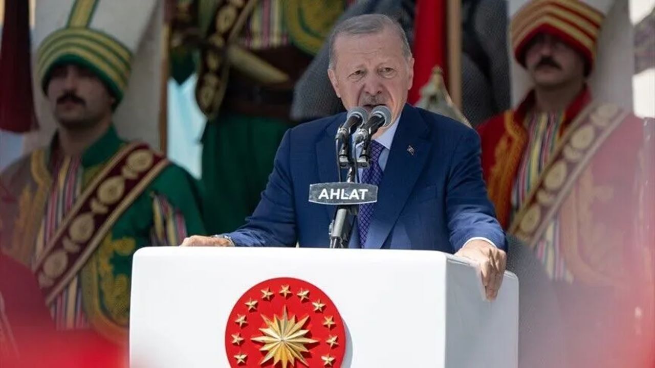 Cumhurbaşkanı Erdoğan, Ahlatlılara ‘Terörsüz Türkiye’ hedefini anlattı