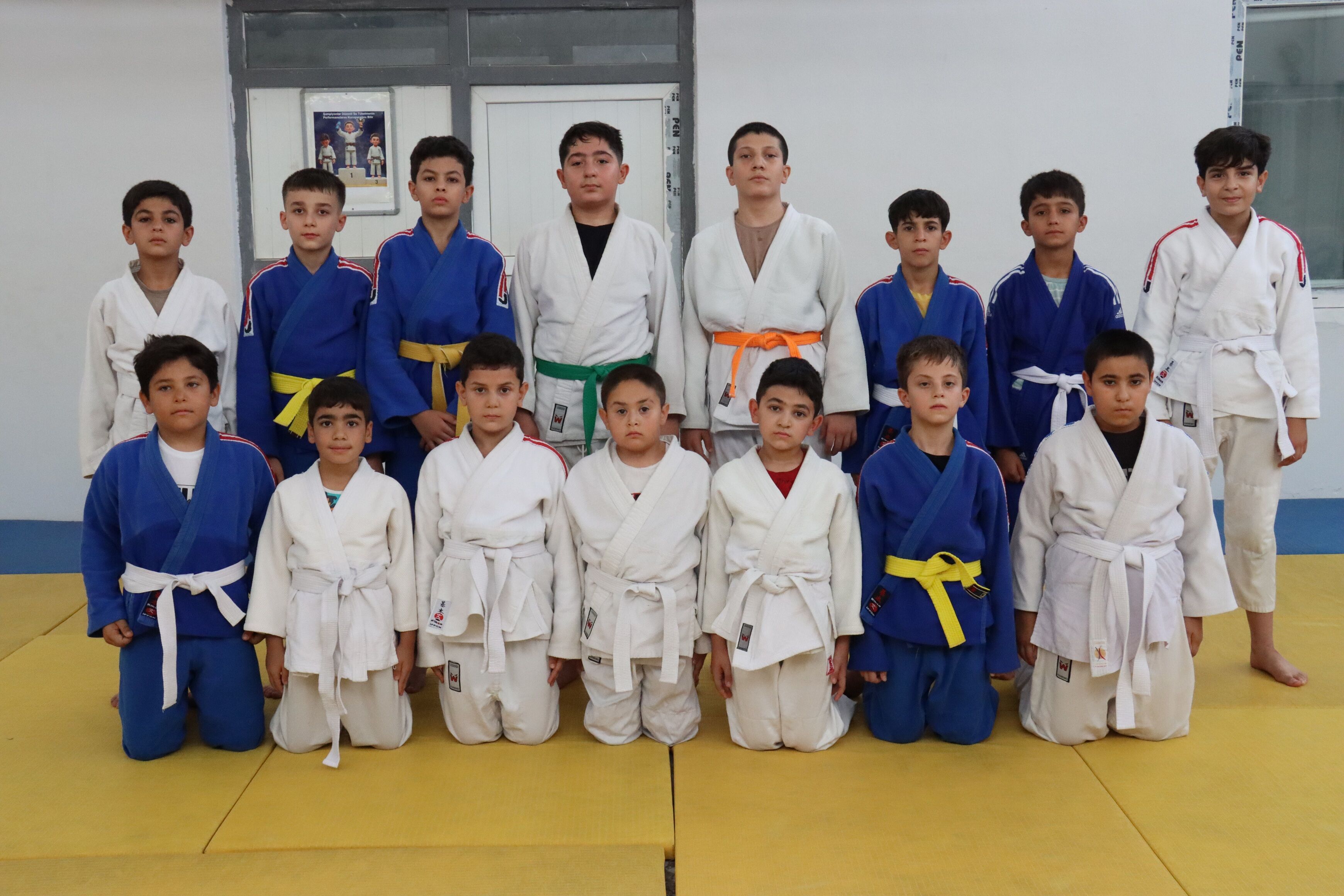 Çocuklarin Yaz Tati̇li̇ Gençli̇k Merkezleri̇nde Renkleni̇yor (10)