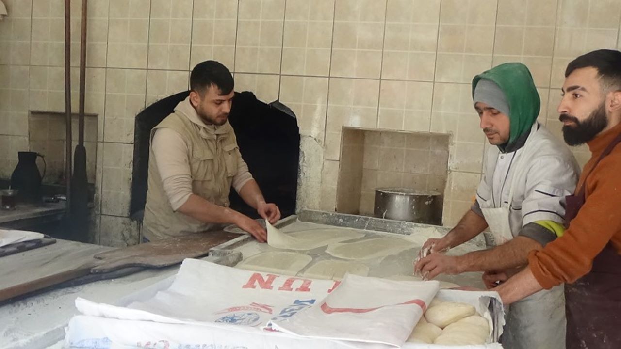 Şanlıurfa'nın o küçük ilçesinde ekmek fiyatlarına zam geldi: Lahmacun ve tepsi pişirme ücretleri de arttı mı?