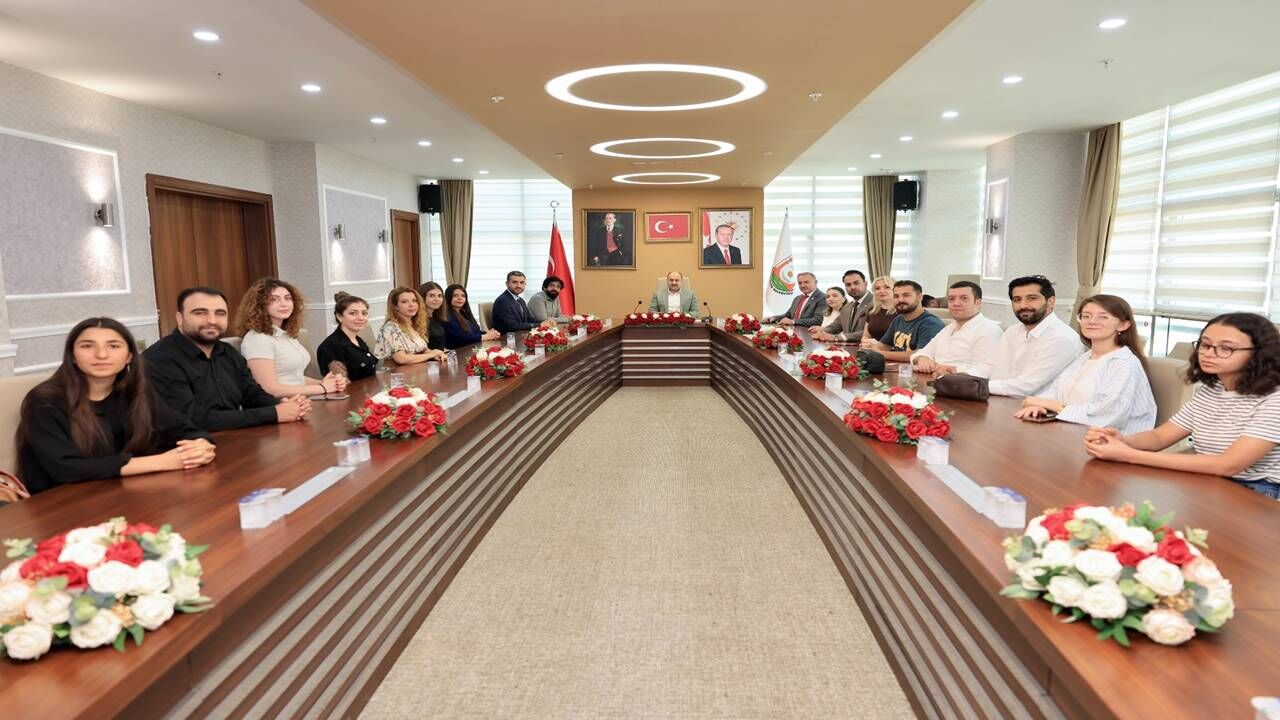 Şanlıurfa’nın Gururu Dünyayı Salladı! Dünya Şampiyonu Koro Gülpınar’ı Ziyaret Etti