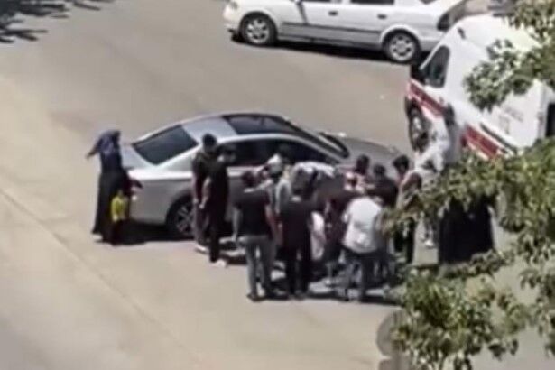 Şanlıurfa'nın Siverek İlçesinde Motosiklet ile Otomobil Çarpıştı