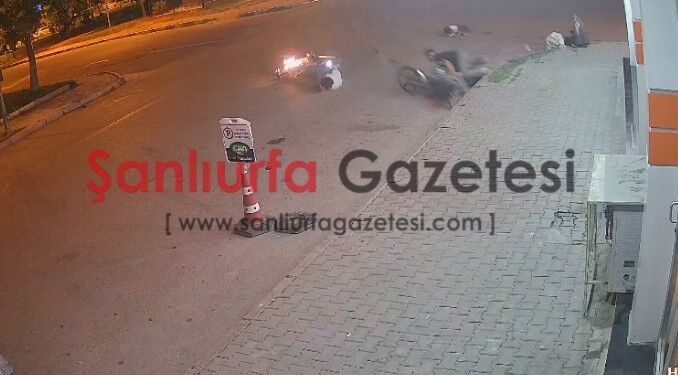 Şanlıurfa’da Çarpışmanın Ardından Motosiklet Alev Aldı! Kaza Kamerada
