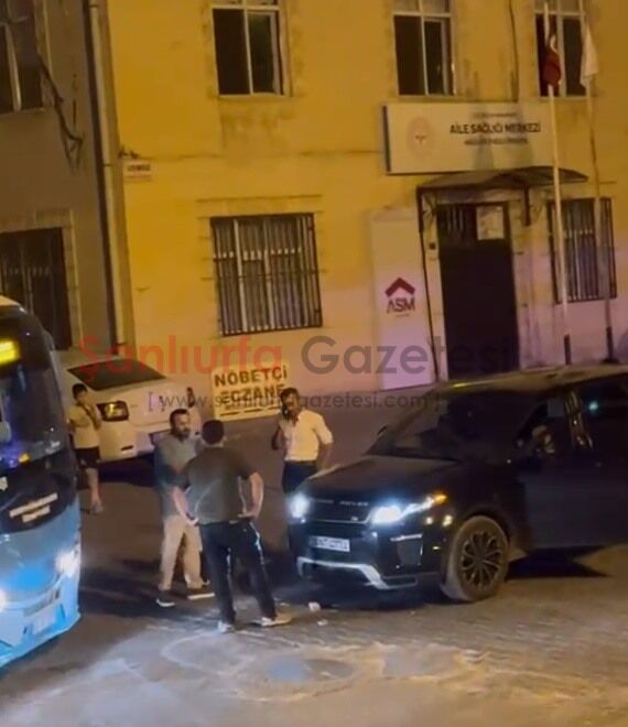 Şanlıurfa Haliliye’de Halk Otobüsü ile Taksi Çarpıştı