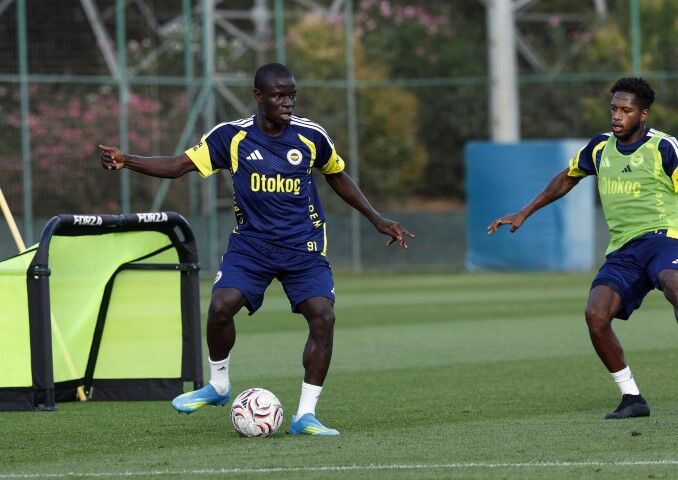 Fenerbahçe'de Sturm Graz Mesaisi Devam Ediyor