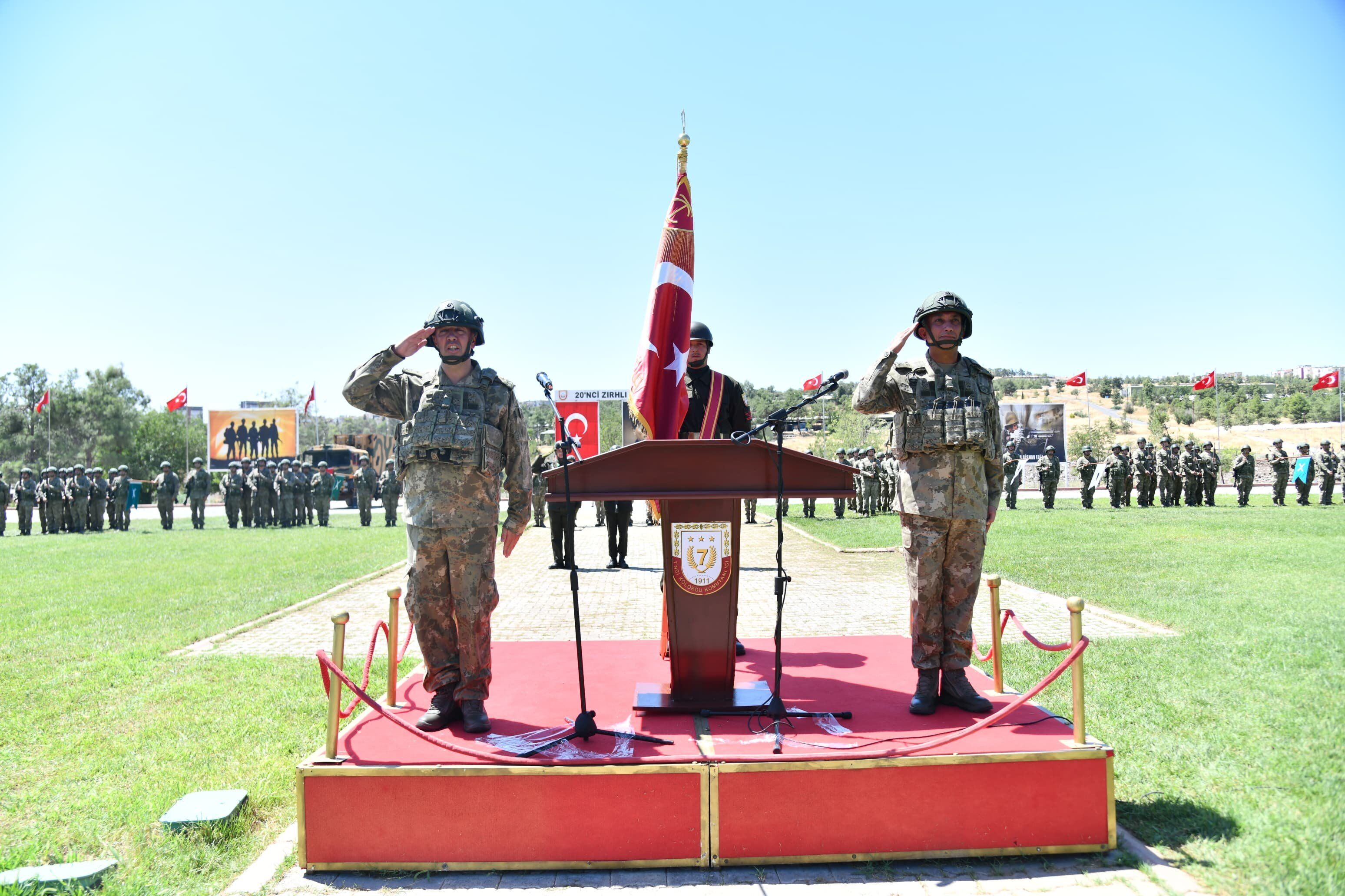 Şanlıurfa'da bayrak teslimi: Resmen göreve başladı