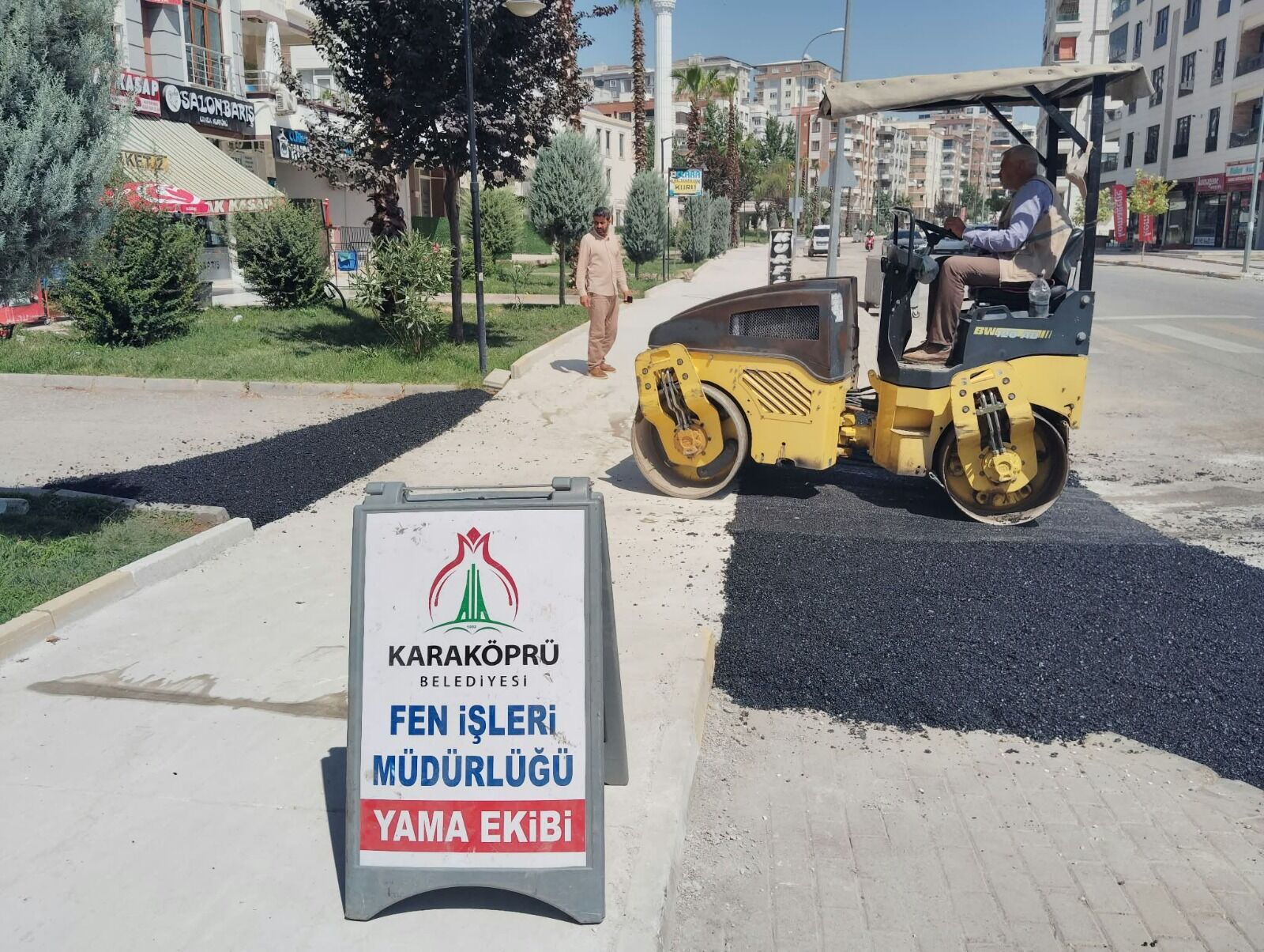 Karaköprü’de Mahalle Ve Sokaklarda Yol Çalışmaları Sürüyor