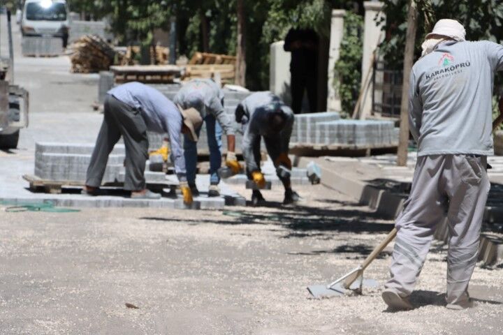 Karaköprü'de Yol Seferberliği! Alibaba Mahallesi'nde Çalışmalar Hızlandı
