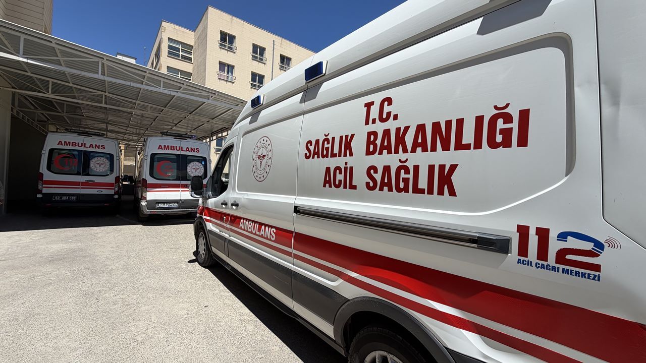 Şanlıurfa karayolunda can pazarı: Şarampole yuvarlanarak durabildi, yaralılar var!