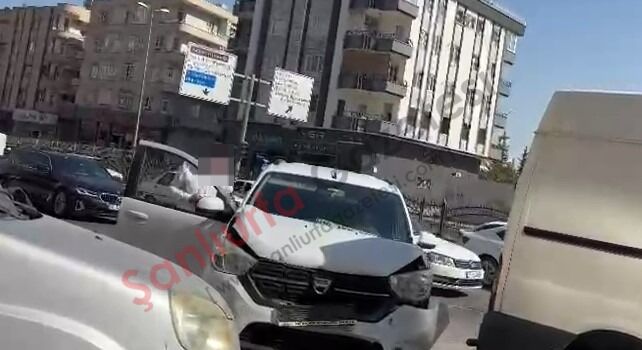 Şanlıurfa’da zincirleme trafik kazası: 5 araç birbirine girdi!