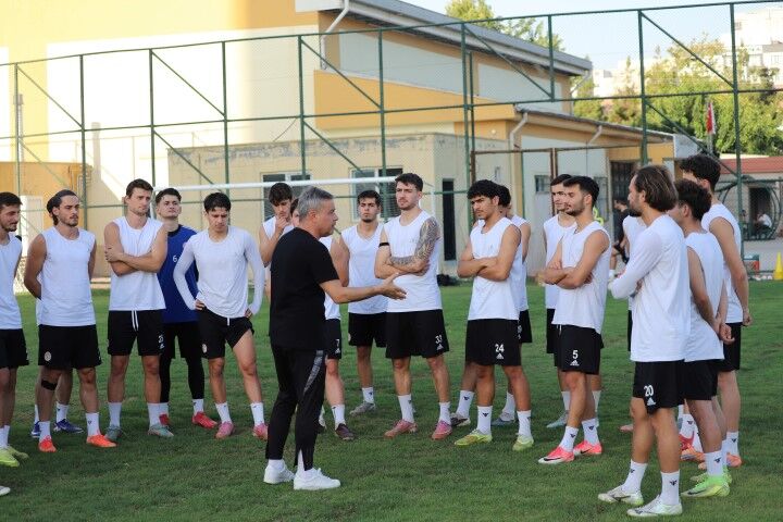 Kköprübld Karaköprü Belediyespor İlk Etap Kampını Tamamladı (1) (Small)